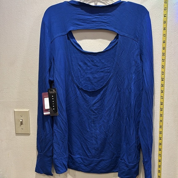 Touch by Alyssa Milano Women's Royal Blue New Jersey Nets Jersey - Picture 4 of 5